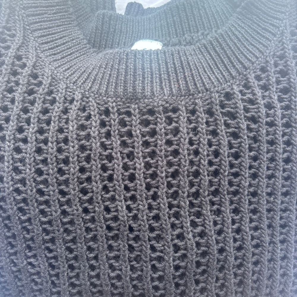 Old Navy Black Crew Neck Sweater Chunky Knit - Picture 4 of 4